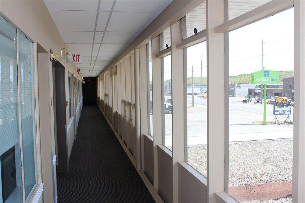 Econo Lodge Sudbury Bagian luar foto