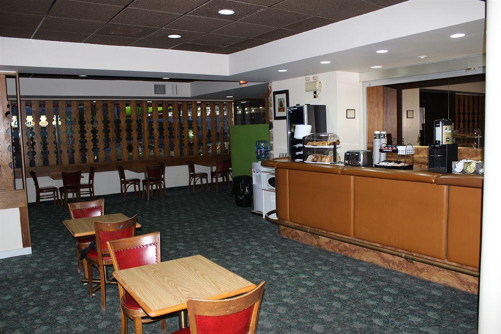 Econo Lodge Sudbury Bagian luar foto