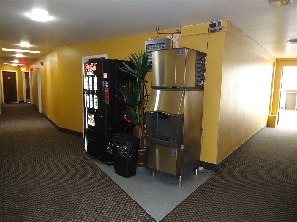 Econo Lodge Sudbury Bagian luar foto