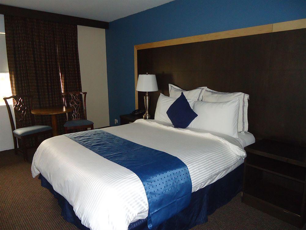 Econo Lodge Sudbury Bagian luar foto