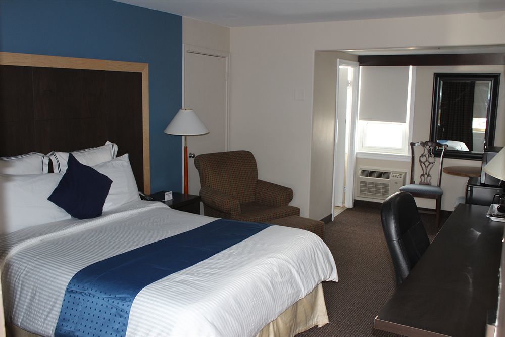 Econo Lodge Sudbury Bagian luar foto