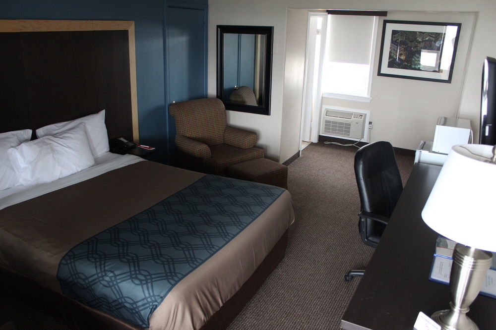 Econo Lodge Sudbury Bagian luar foto