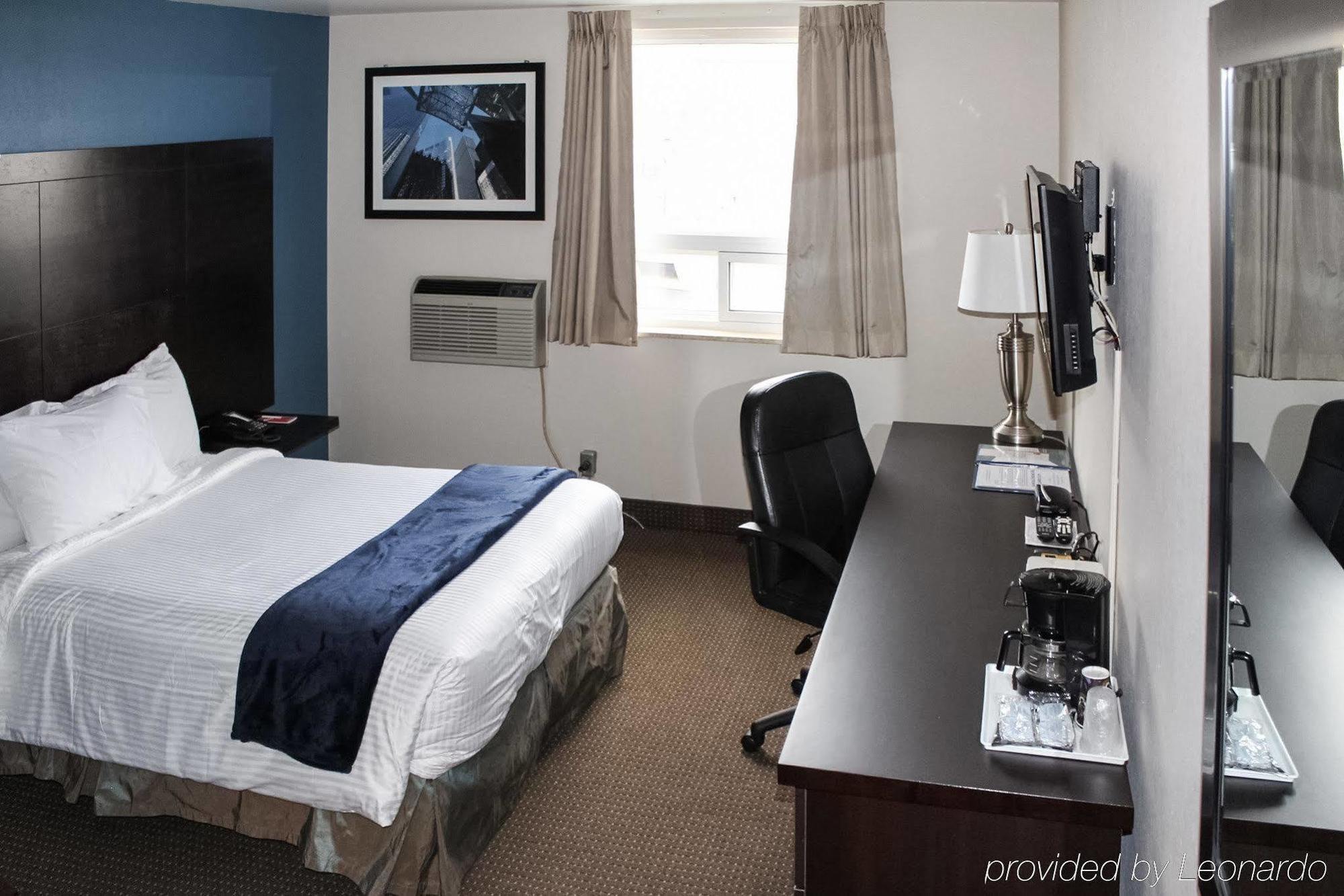 Econo Lodge Sudbury Bagian luar foto