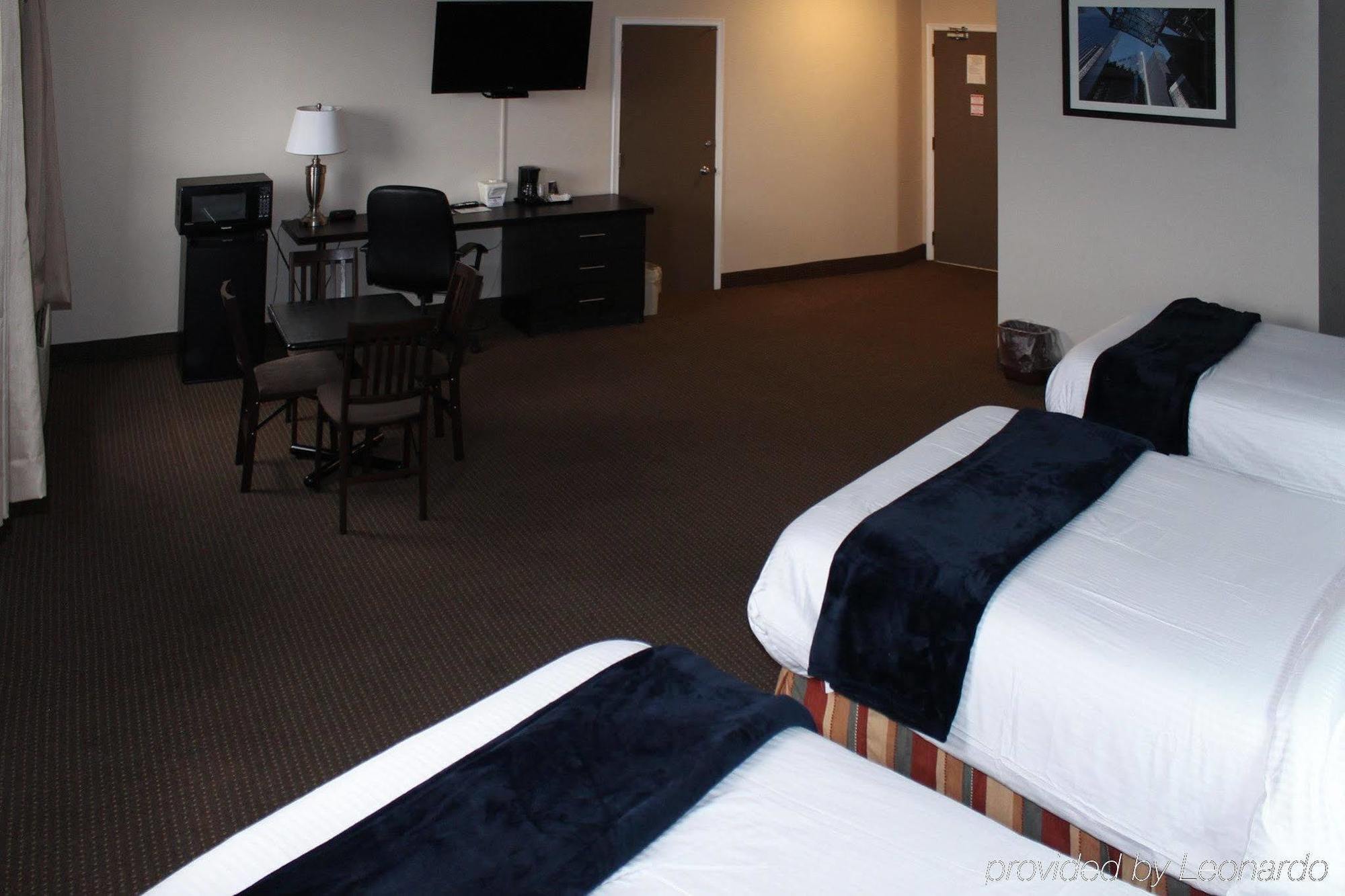Econo Lodge Sudbury Bagian luar foto