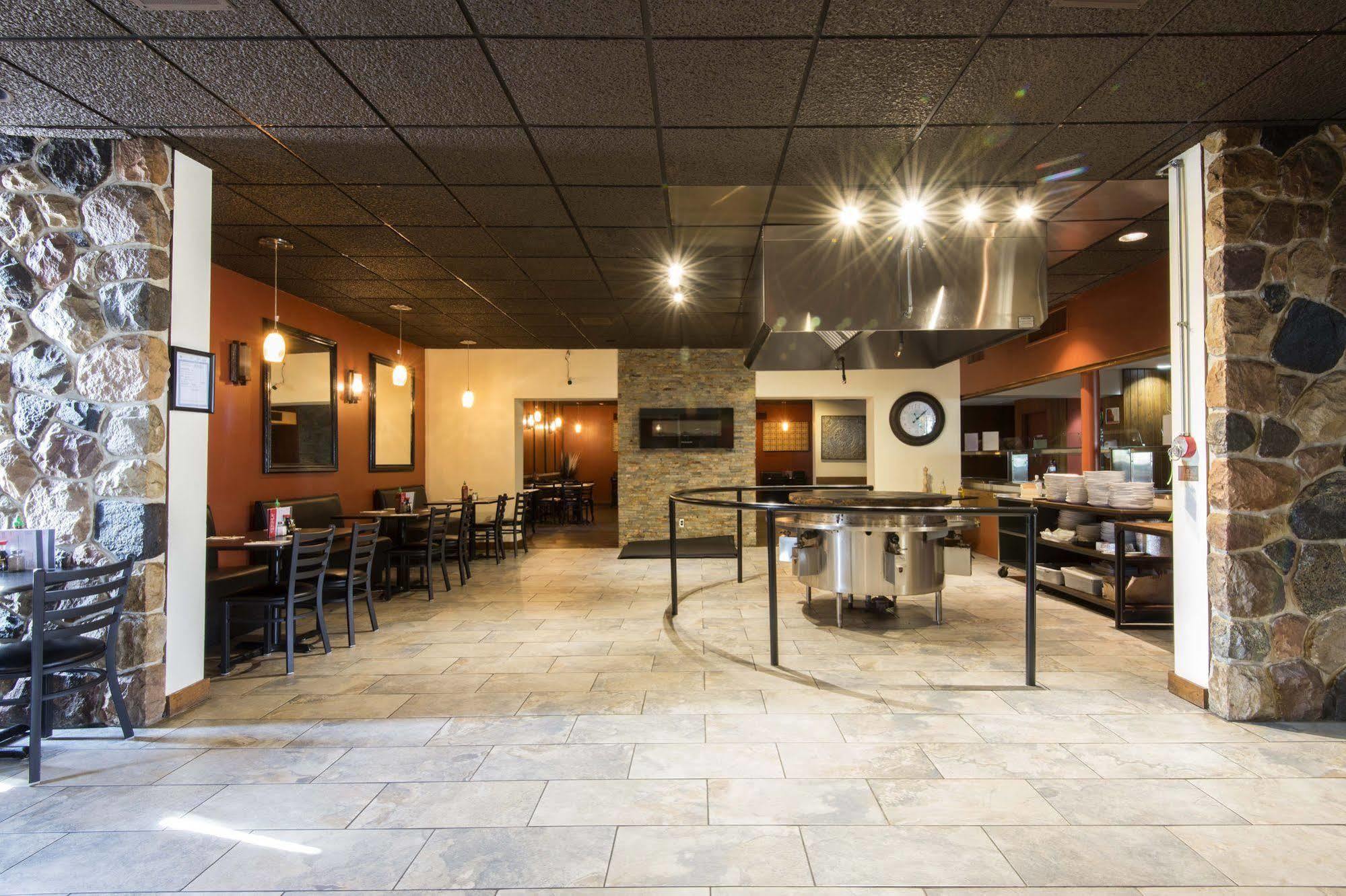 Econo Lodge Sudbury Bagian luar foto