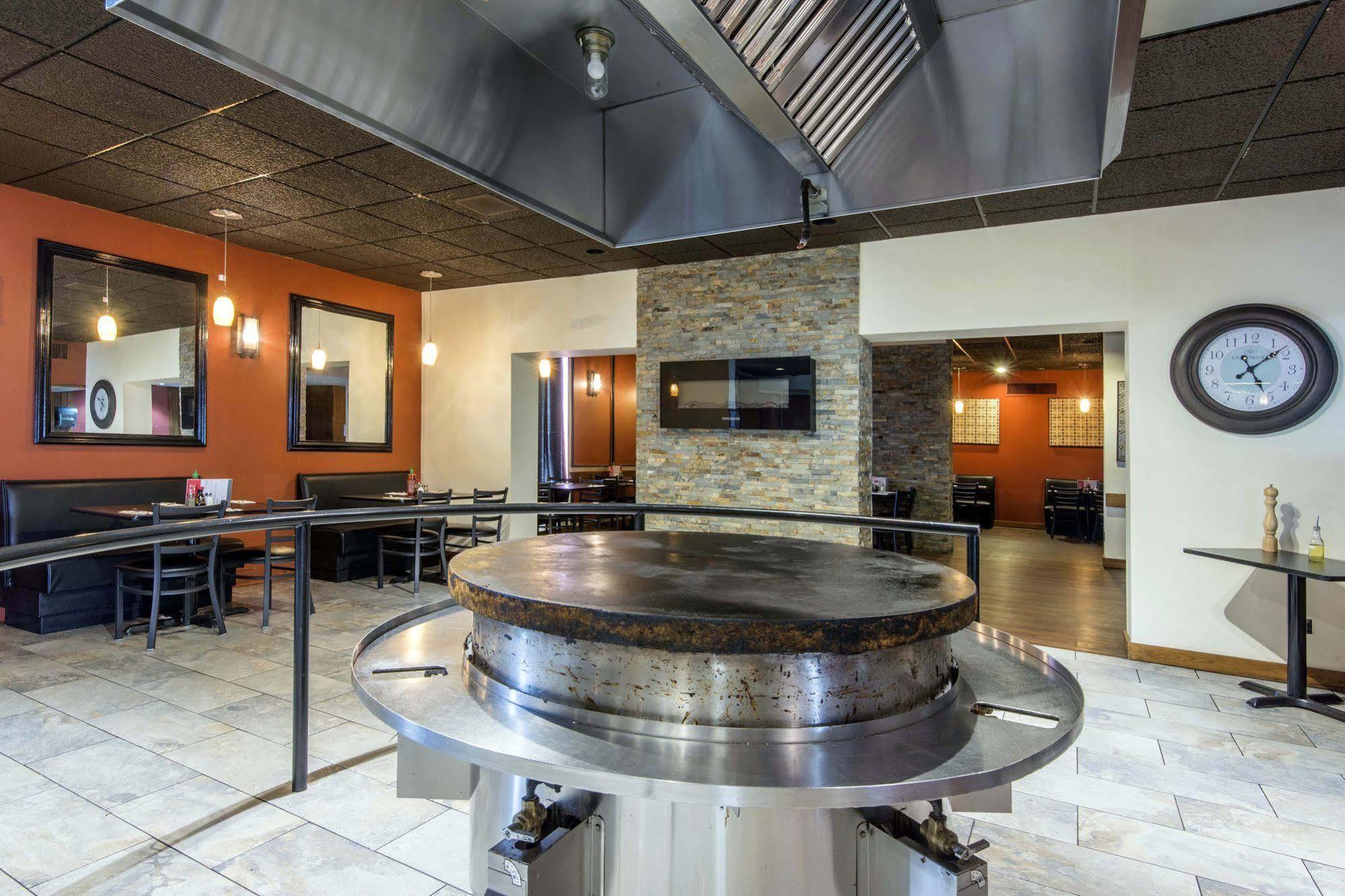 Econo Lodge Sudbury Bagian luar foto