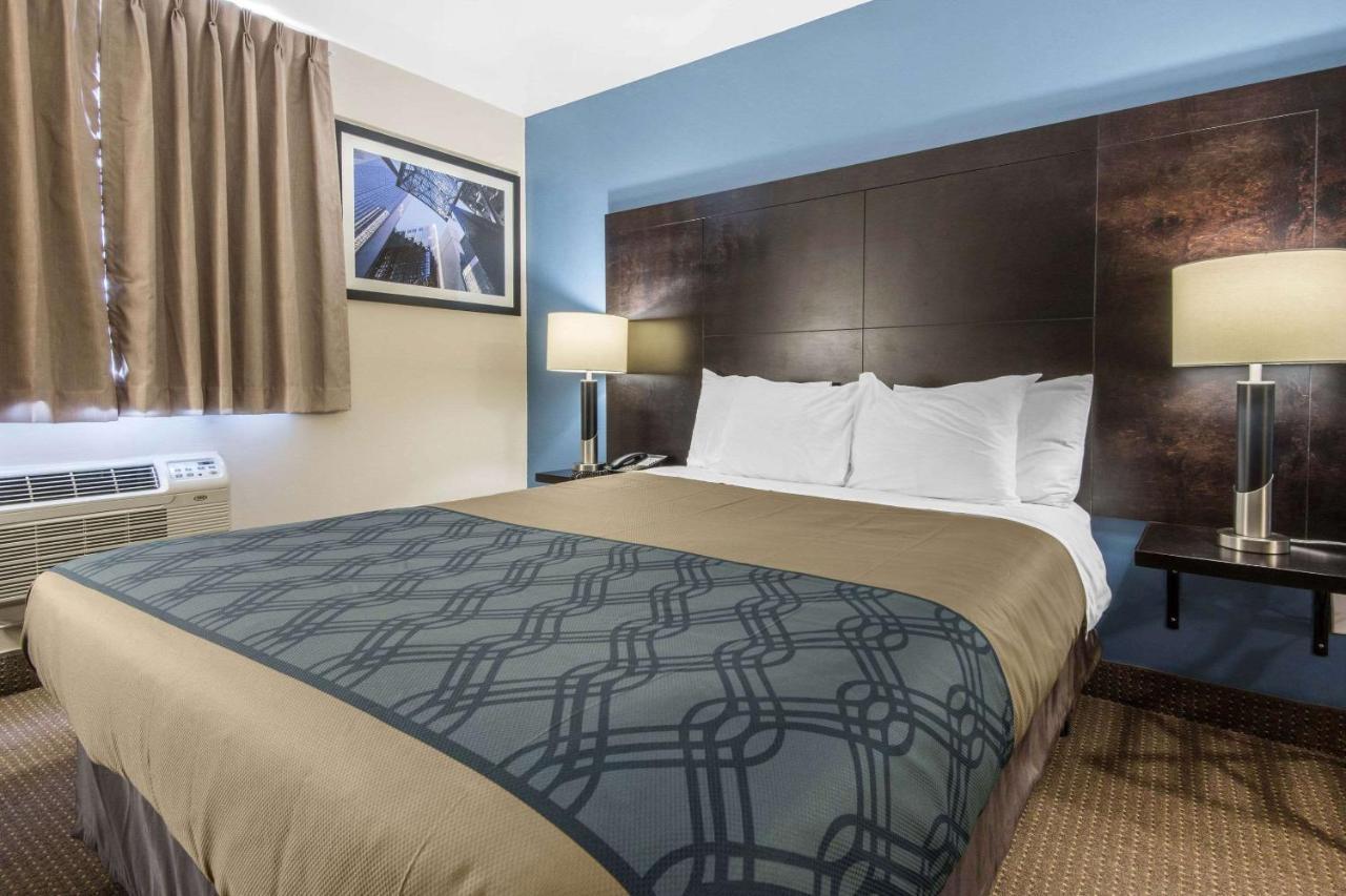 Econo Lodge Sudbury Bagian luar foto