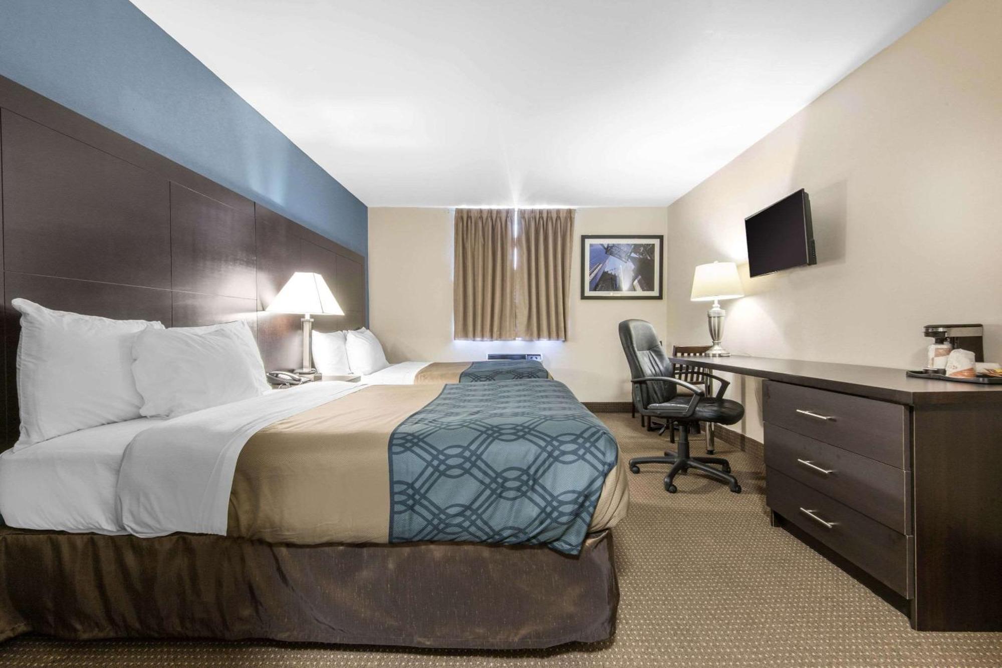 Econo Lodge Sudbury Bagian luar foto